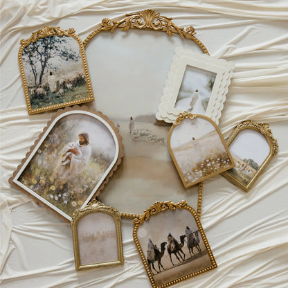 Scalloped Arch Wooden Frame - 10x14
